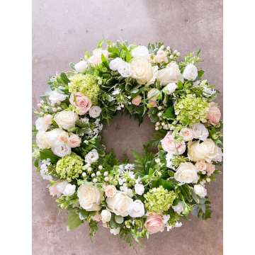 Standing Wreath Green/Pink